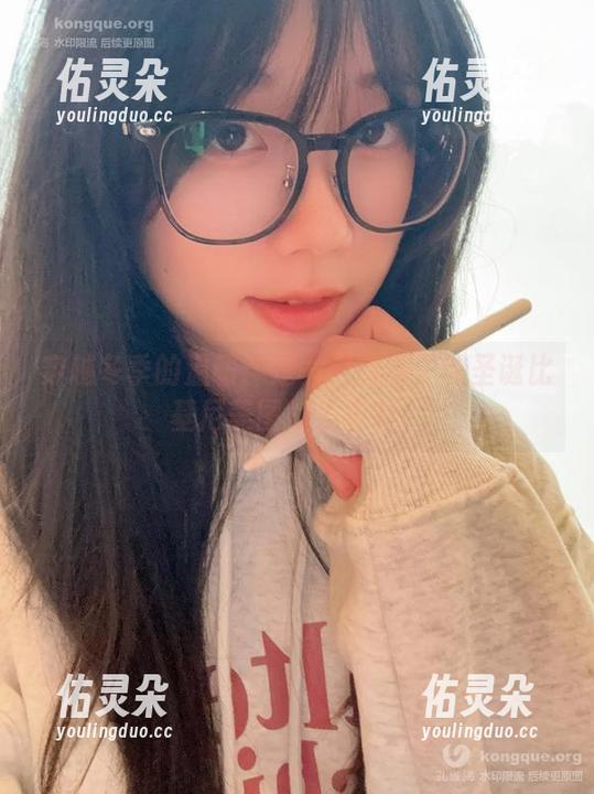 穿越冬季的温暖：是一只废喵了的圣诞比基尼美图焕发奇彩！