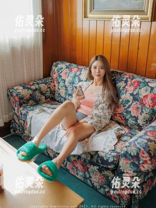 普美(bomi)带你进台球俱乐部：[Bimilstory]高清照片，画面里透着点调皮