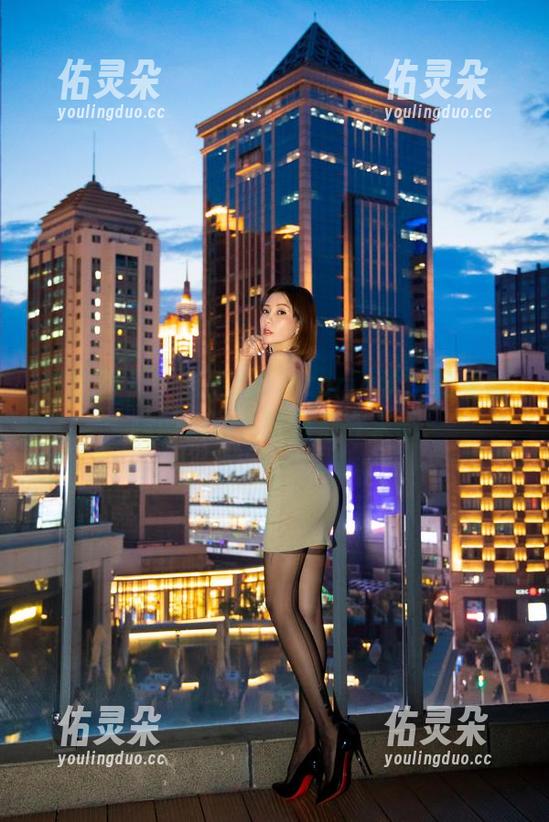 果儿Victoria 微密圈 - 一览果儿Victoria学妹的美照,瞬间心动,眼睛都在求添!