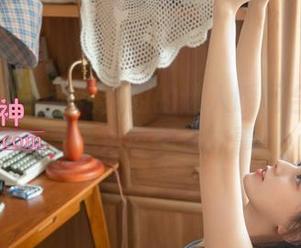 梦丝女神 – 乔儿空姐的迷人瞬间合集：每一个角度都是故事