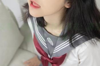 梦丝女神 – 晓晓的白衬衫革命：高清照片里的别样风情！