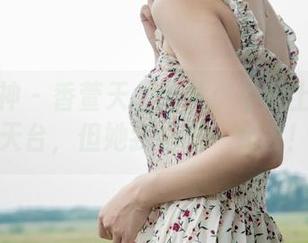 梦丝女神 – 香萱天台图片：不想上班想去天台，但她我也想一起去！