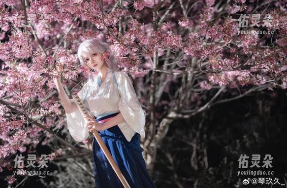 清青琴玖 清青琴玖写真专辑:窗外落霞的原图魅影,真是让人叹息