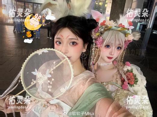特软儿Sona 当特软儿Sona的原图遇见她的套装,图片的魅力简直让人怦然心动!