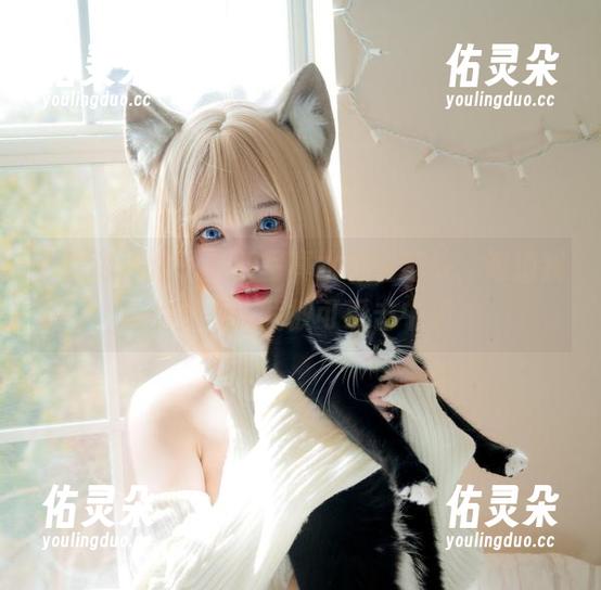 看！狐洛洛子最新写真水色猫猫头，难道我真的要承认我被可爱击中了？