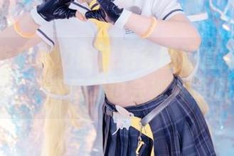 白莉爱吃巧克力的旅拍套图简直就是个诱惑，分享后你也会被种草吧？