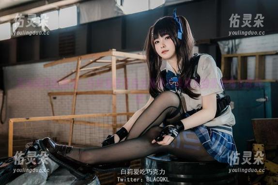 无法抗拒的魅力：白莉爱吃巧克力高清写真集里的蕾姆兔女郎风情