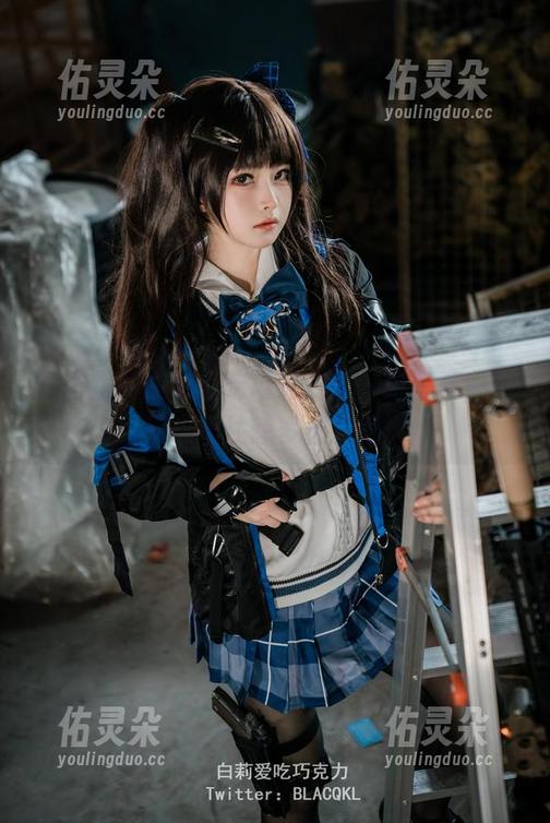 白莉爱吃巧克力 宵宫里的白莉爱吃巧克力:一组写真,眼前忍不住想多看几眼。