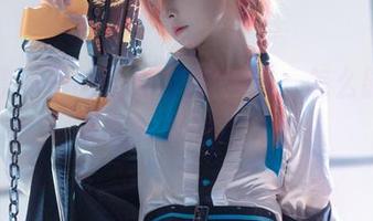 百合欧皇子的美甘妮露COS，怎么能不下载呢？真的是火！