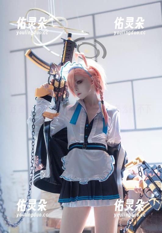 百合欧皇子 百合欧皇子的美甘妮露COS,怎么能不下载呢?真的是火!