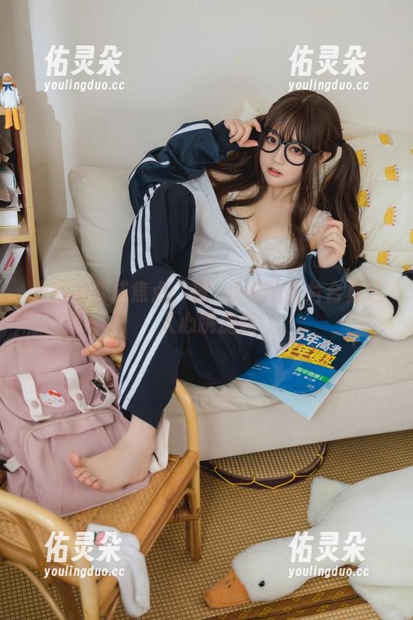 神沢永莉 当秘书变成焦点:神沢永莉的图片合集让人心跳加速