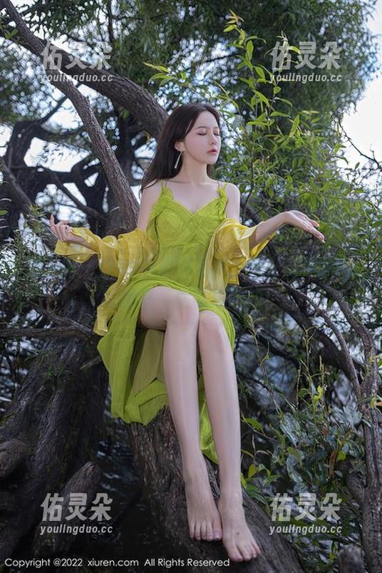 秀人网 - Qiqi写真作品集：那些美腿背后的故事，你可想而知！