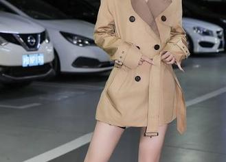 秀人网 – 白衬衫里的Yuki鱼儿：一个写真合集，激发千万种猎奇心！