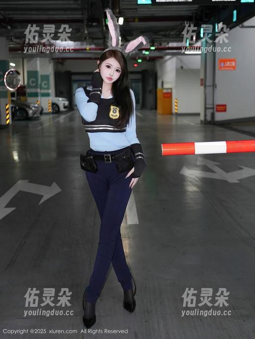 秀人网-安妮BABY 秀人网 - 安妮BABY的粉色时光机:定制图片,瞬间穿越到梦幻般的色彩!