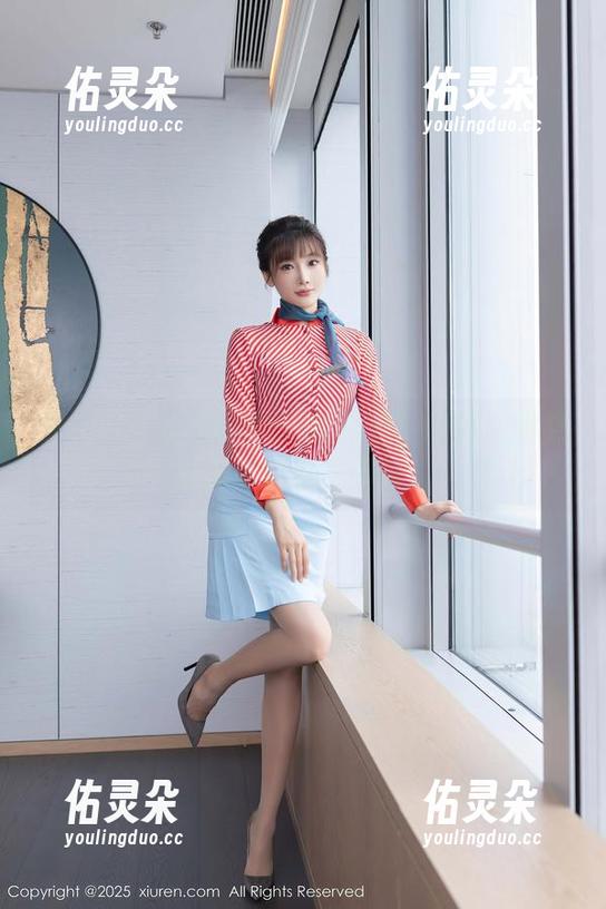 秀人网-小绵绵 秀人网 - 小绵绵的天台时光:网盘里的隐秘作品等你来解锁!