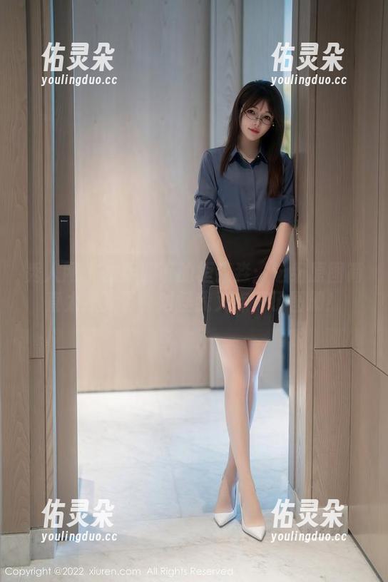 秀人网 - 水手服下的桓淼淼：这组原图简直太撩人了，难怪我又点开了图册！