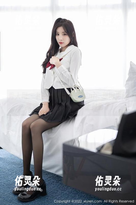 秀人网-糯美子nini 秀人网 - 礼服里的糯美子nini:原图更新,我觉得我的沙发也该上封面了!
