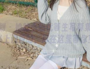 紧急企划 – 她的小恩优等生写真集—教科书上没教的，尽在这里等你！