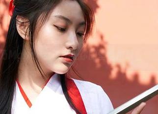 蜜桃社 – 梦乃Mandy女王：让你的壁纸也跟着美图一起发光！