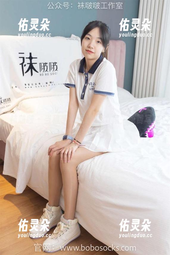 袜啵啵-稚予 袜啵啵 - 当稚予邂逅Lolita裙,免费写真让你想要拥有!