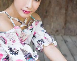 魅妍社 – 腹黑的美图：看看戴小唯的女友，在线羡慕又嫉妒！
