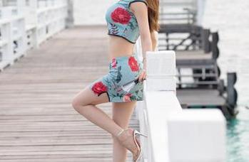 魅妍社 – 轰动全场的芝芝Booty校服最新套图，青春就是这么肆意！