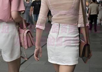 魔镜街拍 – 婷婷带来的资源：薄丝与包臀灰裙交织的惬意午后